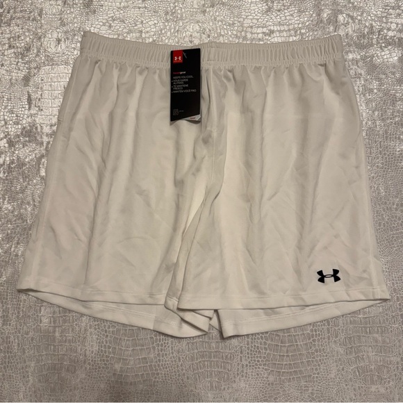 Under Armour Pants - Under Armour Women’s Size Large Athletic White Shorts